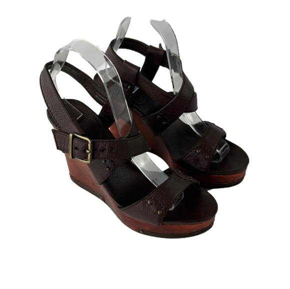 Le Chateau brown leather strappy wedges - Picture 1 of 11